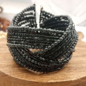 Elegant Black Beaded Bracelet B1002